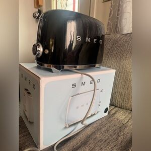 Smeg Black Toaster